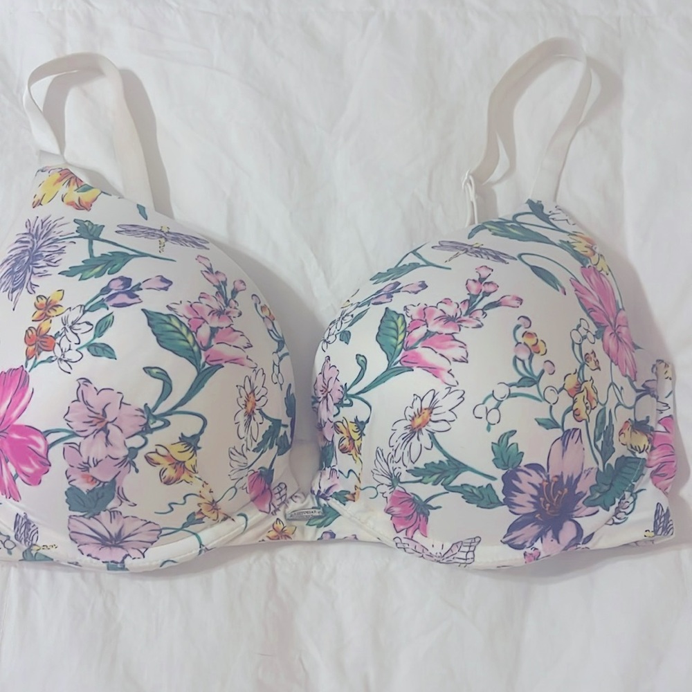 Victoria’s Secret Bra, Size 34DD, EUC